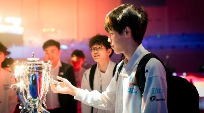 BLG ON bật “haki quan sát” bắt bài JackeyLove khiến fan LPL trầm trồ - ESPORT