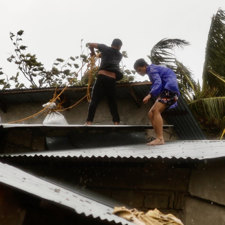 Typhoon Yinxing Hits Philippines as a Powerful Storm