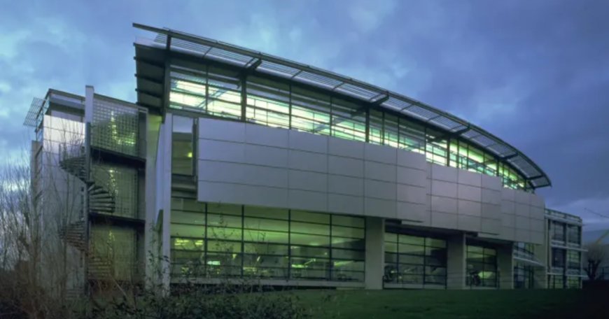 The UK’s Award-Winning Centenary Building May be Reduced to Rubble