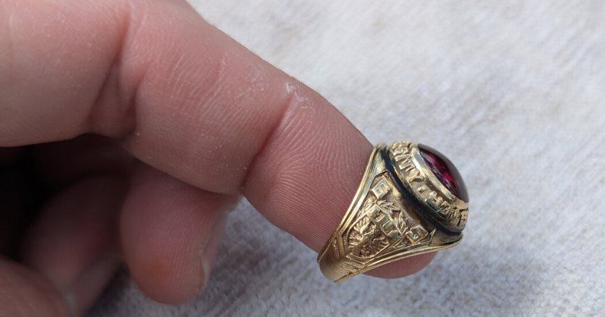 How a Diver Found a Ring Lost 50 Years Ago Near Barbados