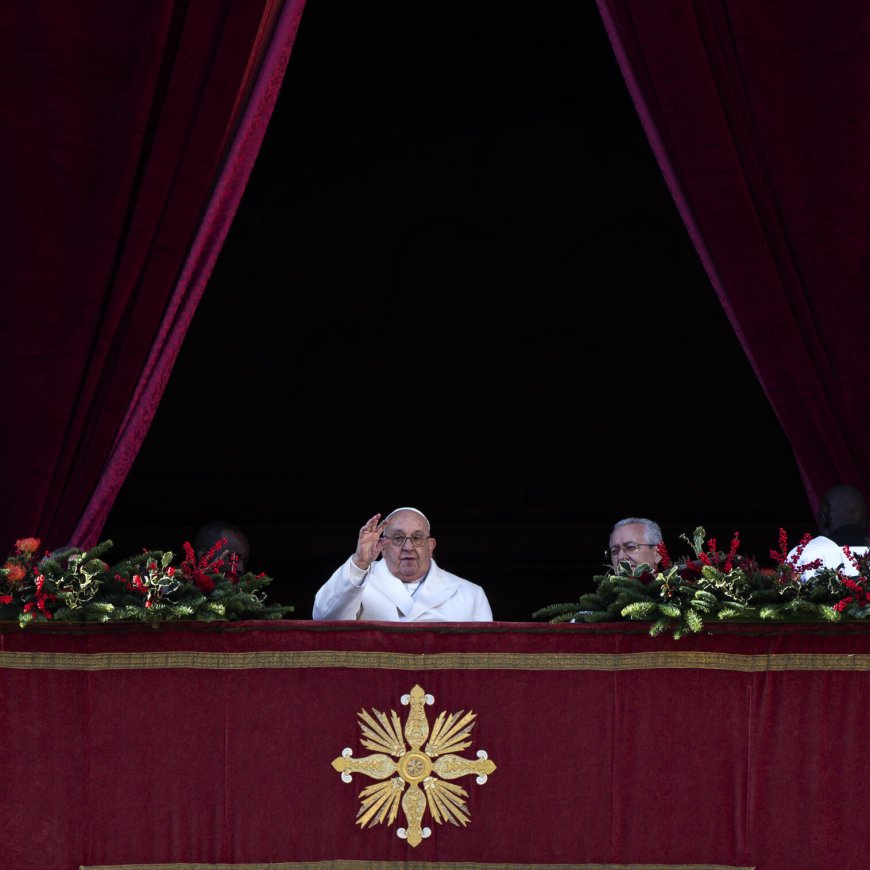 Pope Francis Calls for Peace in Ukraine and Gaza on Christmas