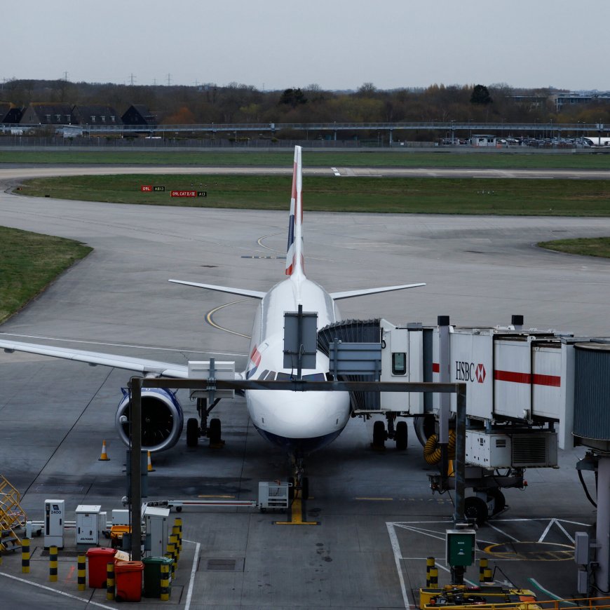 Live Updates: Travelers Stranded After Power Outage Closes London’s Heathrow Airport