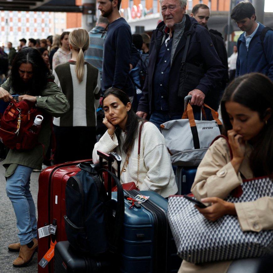 Cable Theft in Spain Disrupts Train Travel for Thousands, Officials Say