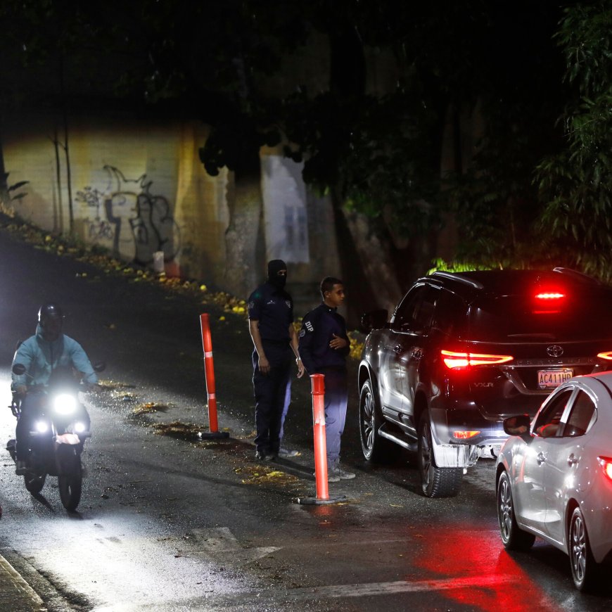 Venezuelan Opposition Leaders Flee to U.S. After 412 Days in Hiding