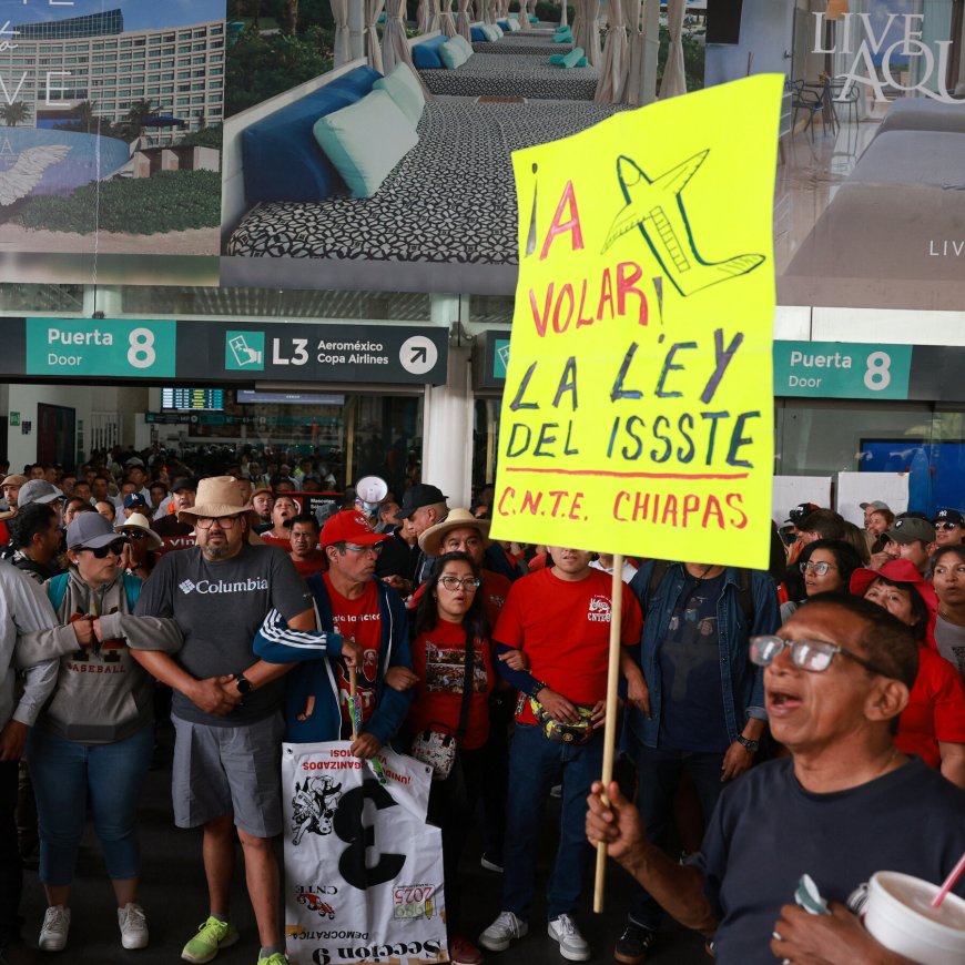 Teachers Protest in Mexico City Shuts Down Airport
