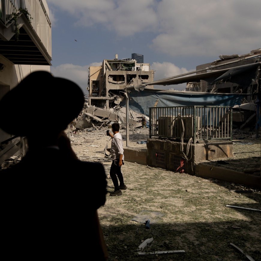 Live Updates: Israel Says It Attacked Headquarters of Powerful Iranian Military Unit