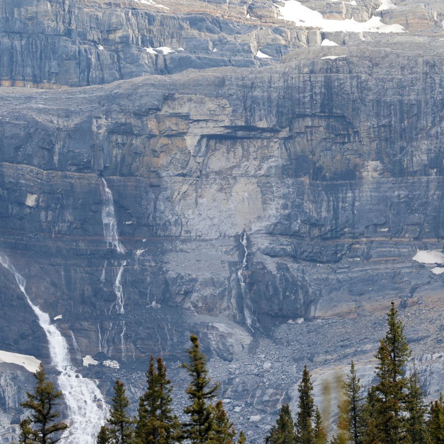 Rockslide in Canada’s Banff National Park Leaves 2 Dead, 3 Injured