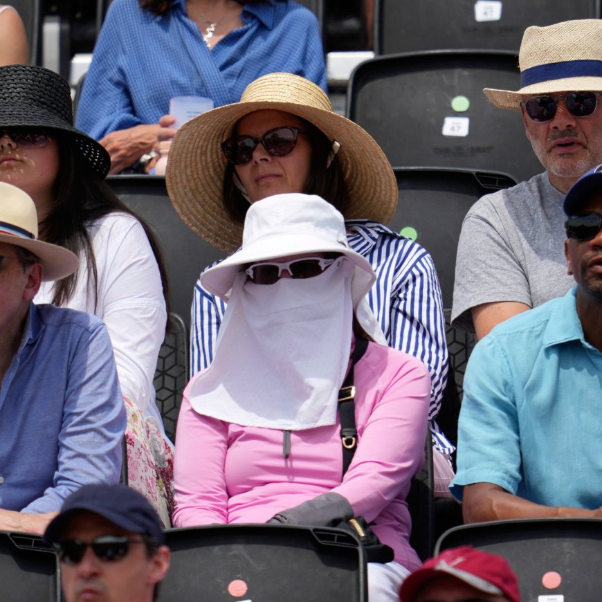 U.K. Heat Wave Leaves Britons Looking for Ways to Stay Cool