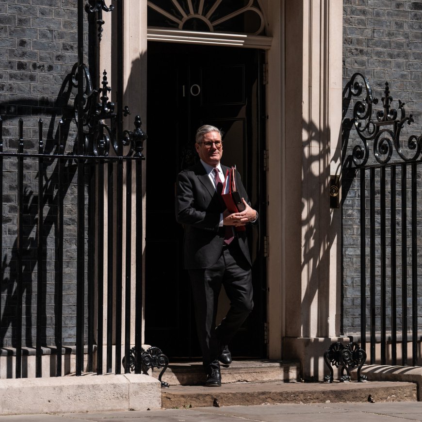 Starmer Backtracks on Planned Social Cuts, Raising Doubts About His Leadership
