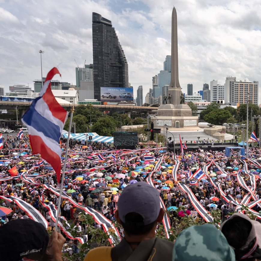 Thai Protesters Vent Their Exasperation With the Prime Minister