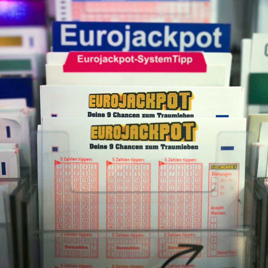 Thousands in Norway Mistakenly Told of Lottery Winnings