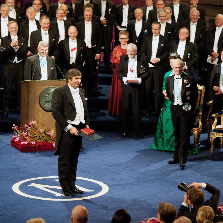 Nobel Prize-Winning Physicist Is Stripped of Dutch Citizenship