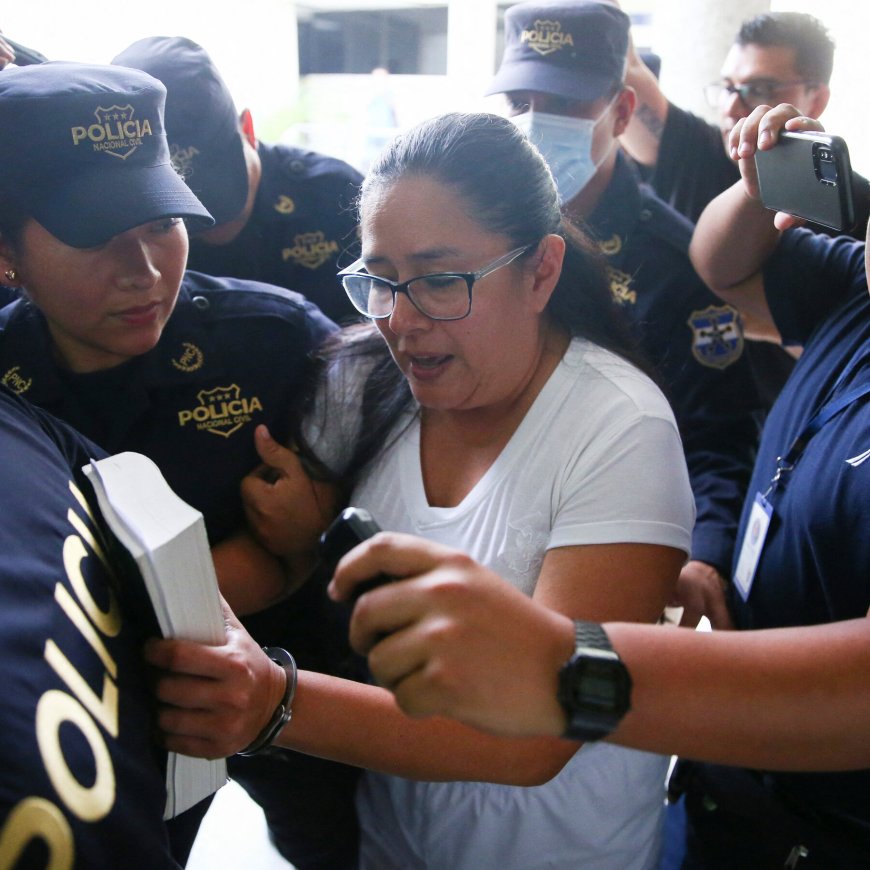 Prominent Human Rights Group Flees El Salvador