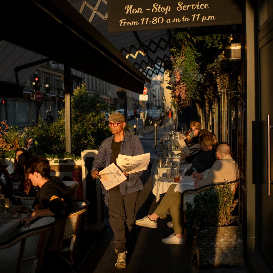 Extra! Extra! Read All About Last Newspaper Hawker in Paris