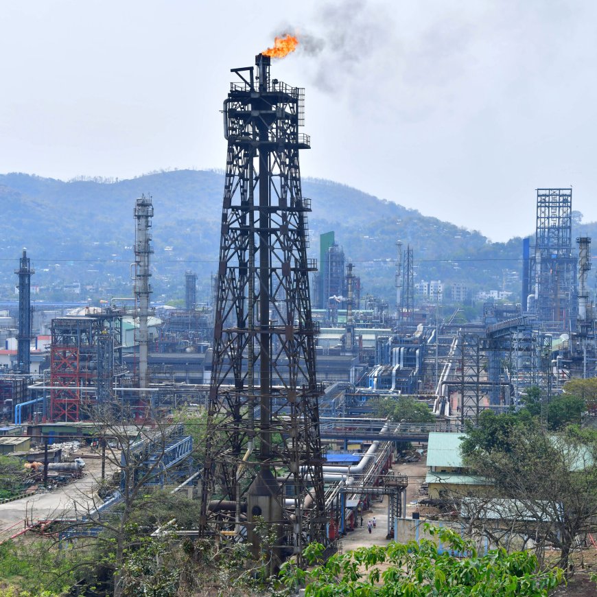India Will Buy Russian Oil Despite Trump’s Threats, Officials Say