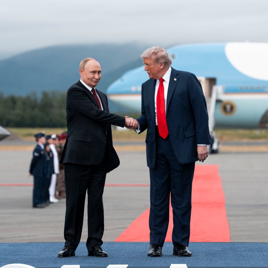The Power of the Trump-Putin Presidential Photo Op