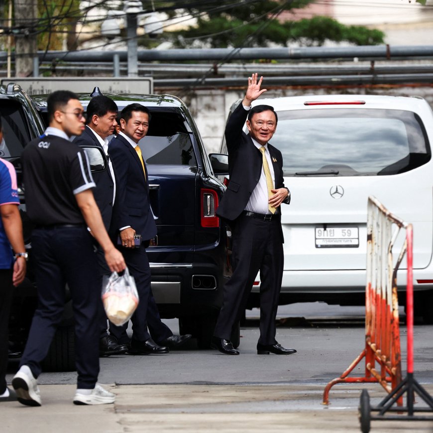 Thaksin Shinawatra, Former Thai Premier, Cleared of Insulting Monarchy