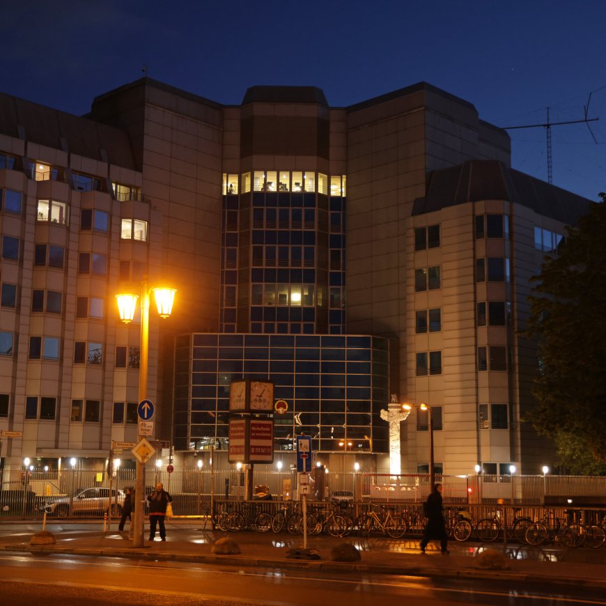 German Prosecutors Charge American With Attempted Spying for China