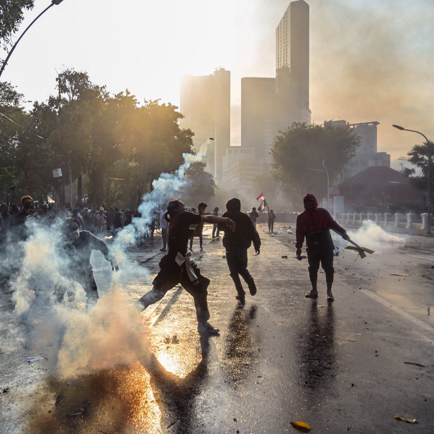 3 Dead in Indonesia After Jumping From Building Protesters Set on Fire, Official Says