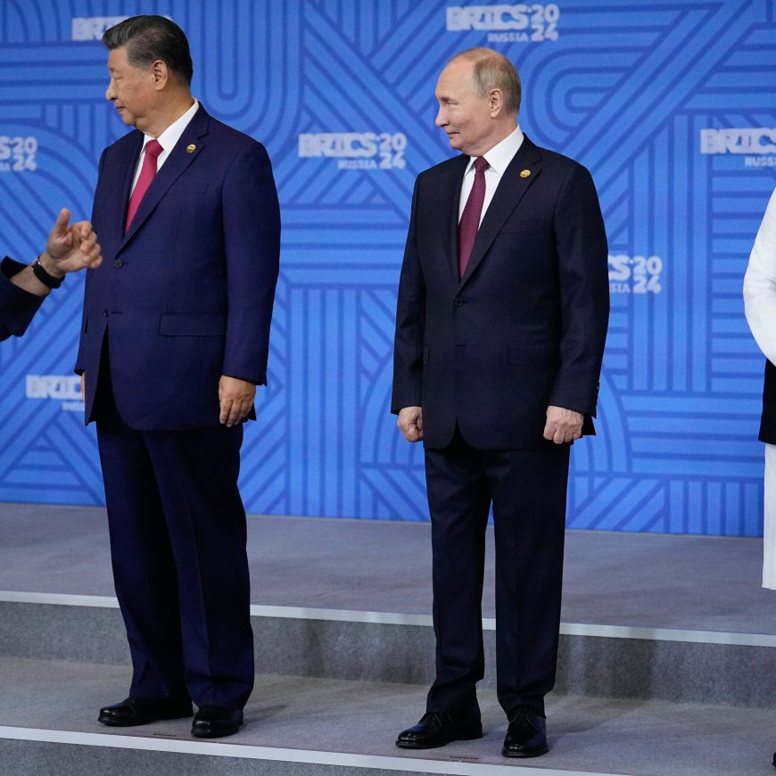 Xi Uses Summit, Parade and History to Flaunt China’s Global Pull